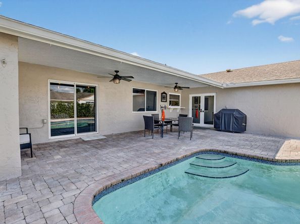 11611 SW 52nd St, Cooper City FL 33330