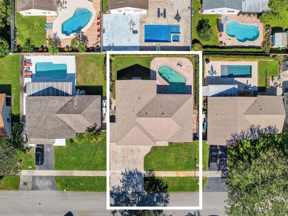 11611 SW 52nd St, Cooper City FL 33330