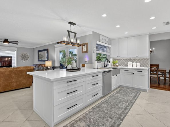 11611 SW 52nd St, Cooper City FL 33330