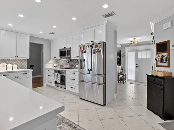 11611 SW 52nd St, Cooper City FL 33330