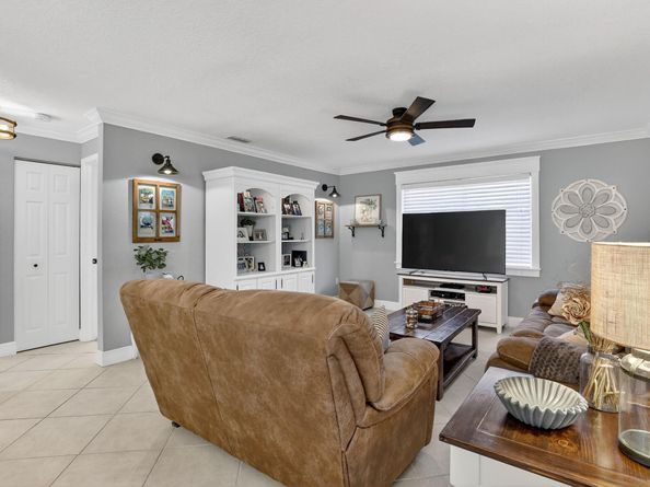 11611 SW 52nd St, Cooper City FL 33330