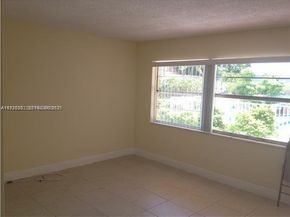 241 SE 9th Avenue 106, Pompano Beach FL 33060