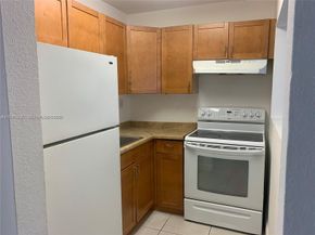 241 SE 9th Avenue 106, Pompano Beach FL 33060