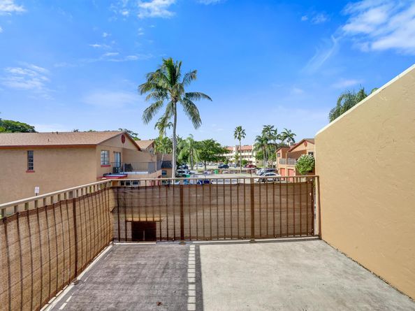 2758 NW 80th Avenue, Sunrise FL 33322