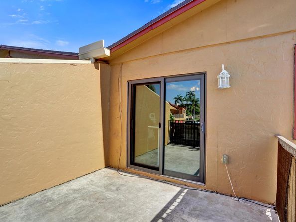 2758 NW 80th Avenue, Sunrise FL 33322