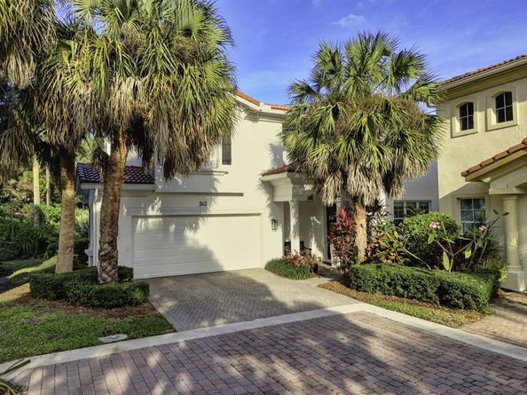562 Tomahawk Court, Palm Beach Gardens FL 33410