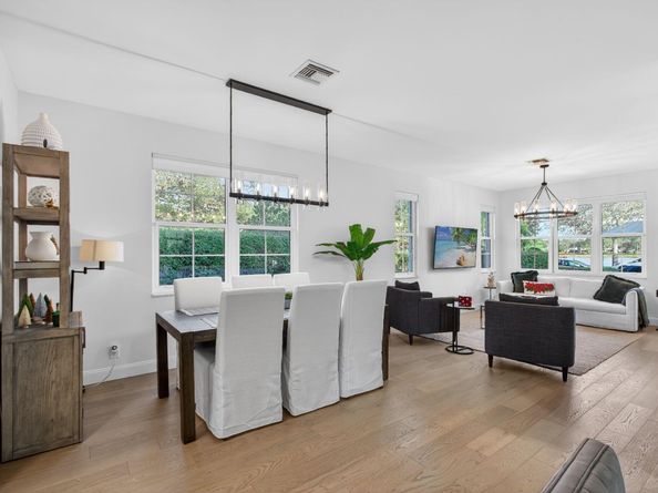 562 Tomahawk Court, Palm Beach Gardens FL 33410