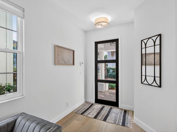 562 Tomahawk Court, Palm Beach Gardens FL 33410