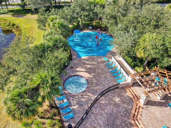 562 Tomahawk Court, Palm Beach Gardens FL 33410
