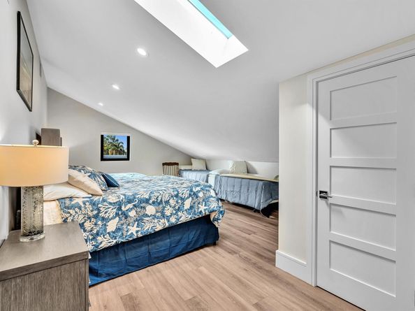 2740 NE 47th St, Lighthouse Point FL 33064