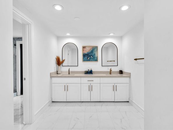 2740 NE 47th St, Lighthouse Point FL 33064