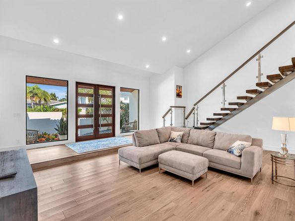 2740 NE 47th St, Lighthouse Point FL 33064