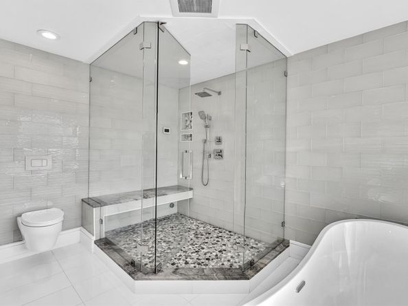 2740 NE 47th St, Lighthouse Point FL 33064