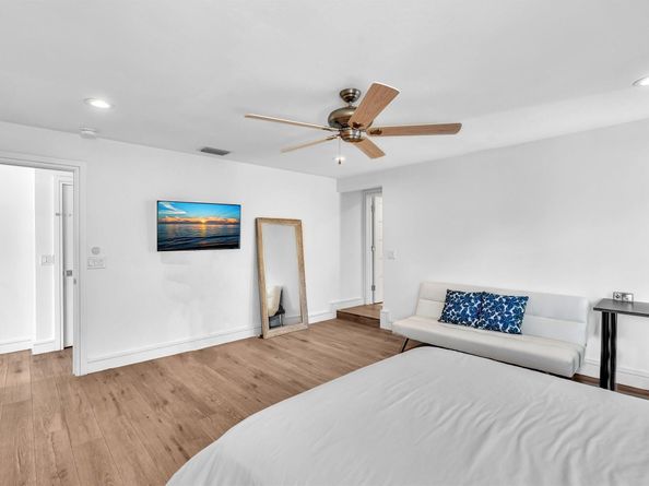 2740 NE 47th St, Lighthouse Point FL 33064