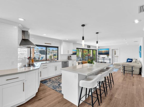 2740 NE 47th St, Lighthouse Point FL 33064