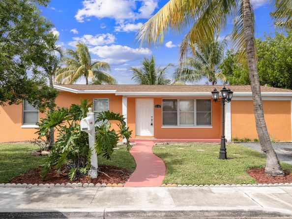3329 El Vedado Court E, West Palm Beach FL 33405