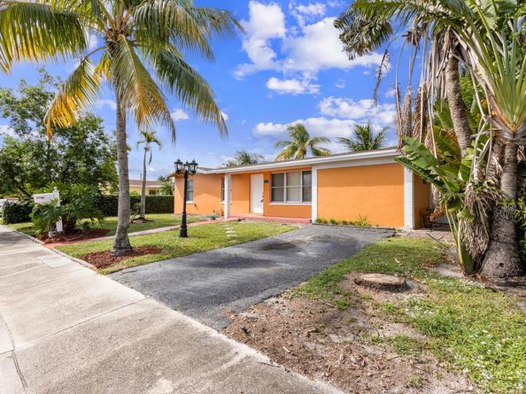 3329 El Vedado Court E, West Palm Beach FL 33405