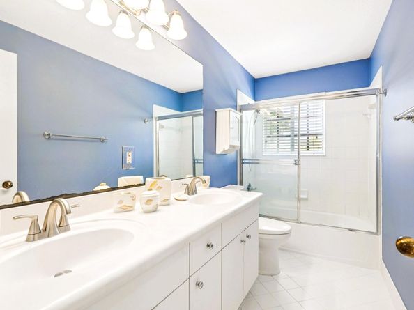 863 Vanda Ter, Weston FL 33327