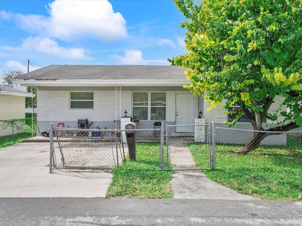 811 NW 5th Avenue, Hallandale Beach FL 33009