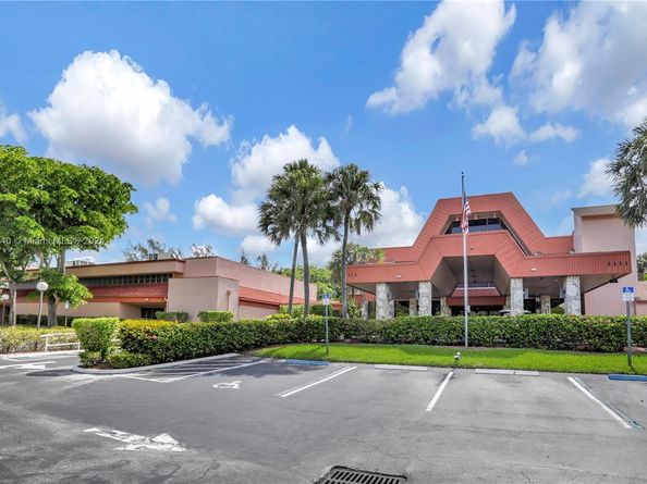 3160 Holiday Springs Boulevard 7104, Margate FL 33063