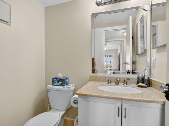 3025 Guildford B 3025, Boca Raton FL 33434