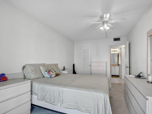 3025 Guildford B 3025, Boca Raton FL 33434