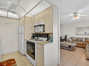 3025 Guildford B 3025, Boca Raton FL 33434