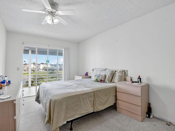 3025 Guildford B 3025, Boca Raton FL 33434