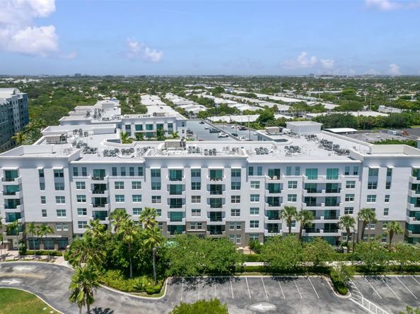 2421 NE 65th St 209, Fort Lauderdale FL 33308