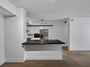 2421 NE 65th St 209, Fort Lauderdale FL 33308