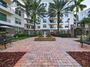 2421 NE 65th St 209, Fort Lauderdale FL 33308