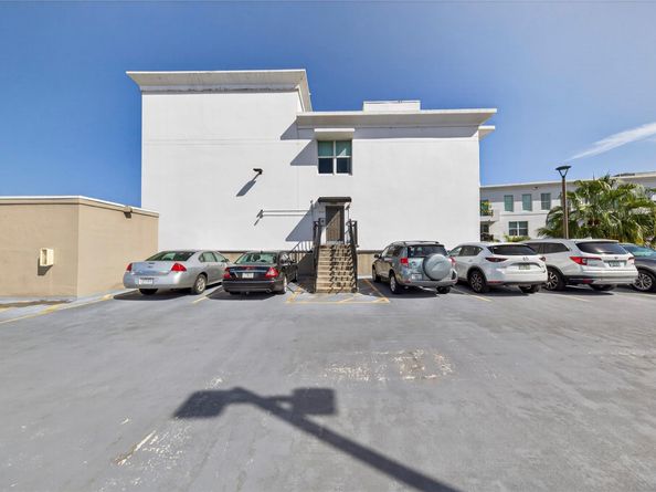 2421 NE 65th St 209, Fort Lauderdale FL 33308