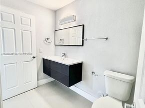 977 Riverside Drive 211, Coral Springs FL 33071