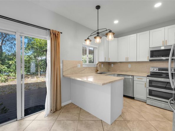 8464 Lagos De Campo Blvd 8464, Tamarac FL 33321