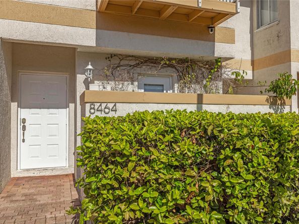 8464 Lagos De Campo Blvd 8464, Tamarac FL 33321