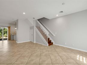 8464 Lagos De Campo Blvd 8464, Tamarac FL 33321