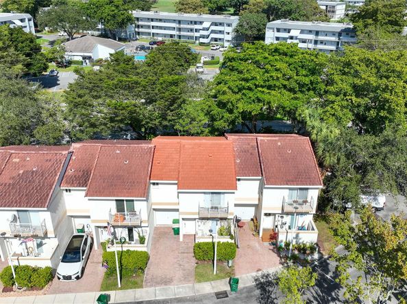 8464 Lagos De Campo Blvd 8464, Tamarac FL 33321