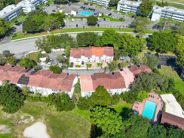 8464 Lagos De Campo Blvd 8464, Tamarac FL 33321