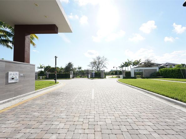 4460 Gramercy Dr, Fort Lauderdale FL 33309