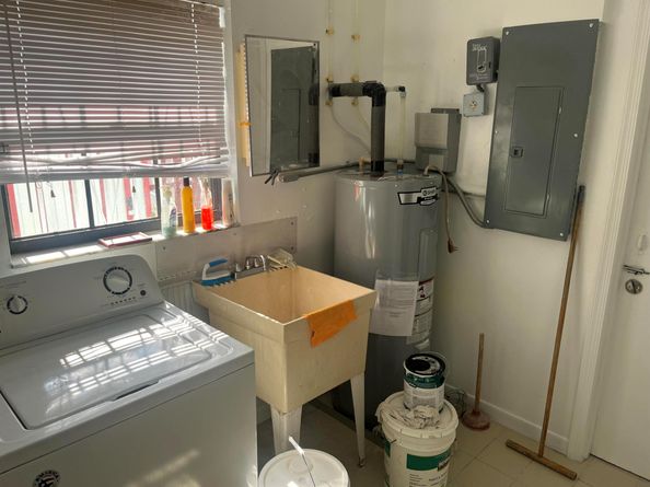 820 W Lakewood Road, West Palm Beach FL 33405