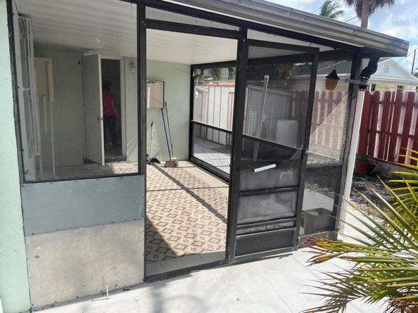 820 W Lakewood Road, West Palm Beach FL 33405