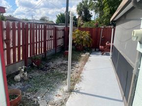 820 W Lakewood Road, West Palm Beach FL 33405