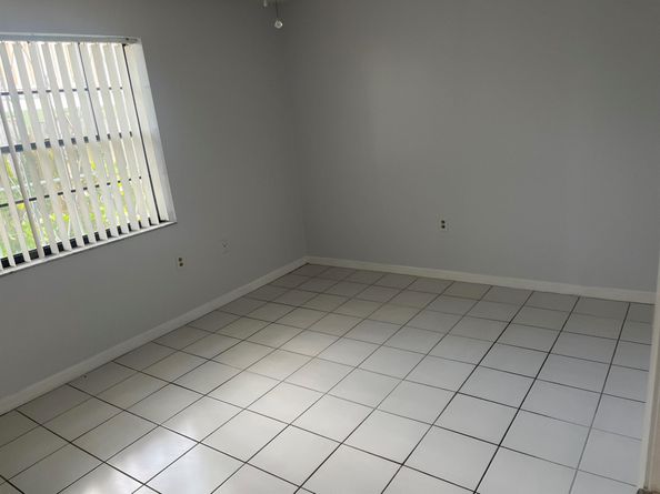 820 W Lakewood Road, West Palm Beach FL 33405