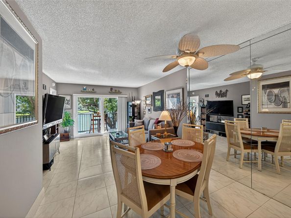 2222 N Cypress Bend Dr 201, Pompano Beach FL 33069