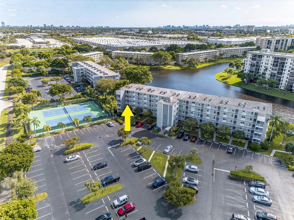 2222 N Cypress Bend Dr 201, Pompano Beach FL 33069