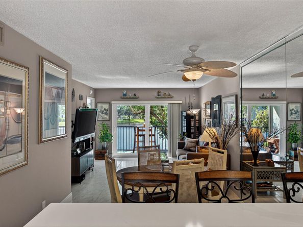 2222 N Cypress Bend Dr 201, Pompano Beach FL 33069