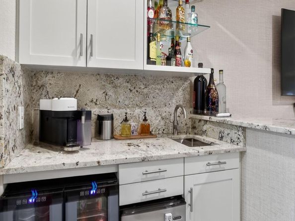 7337 SW 9th Ct, Plantation FL 33317