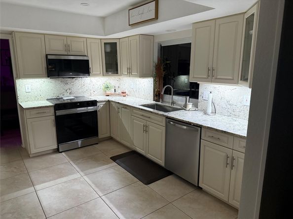 7337 SW 9th Ct, Plantation FL 33317