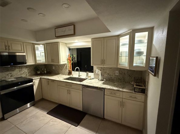 7337 SW 9th Ct, Plantation FL 33317