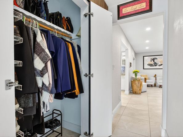 7337 SW 9th Ct, Plantation FL 33317